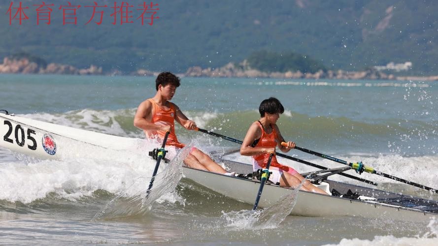 国家海岸赛艇队劈波斩浪划向洛杉矶